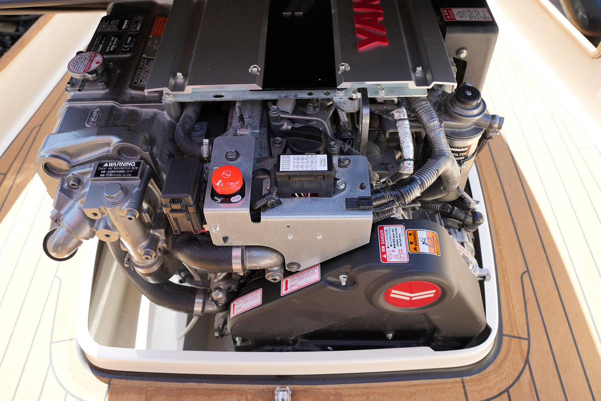 foto: 30 Interboat Intender 820