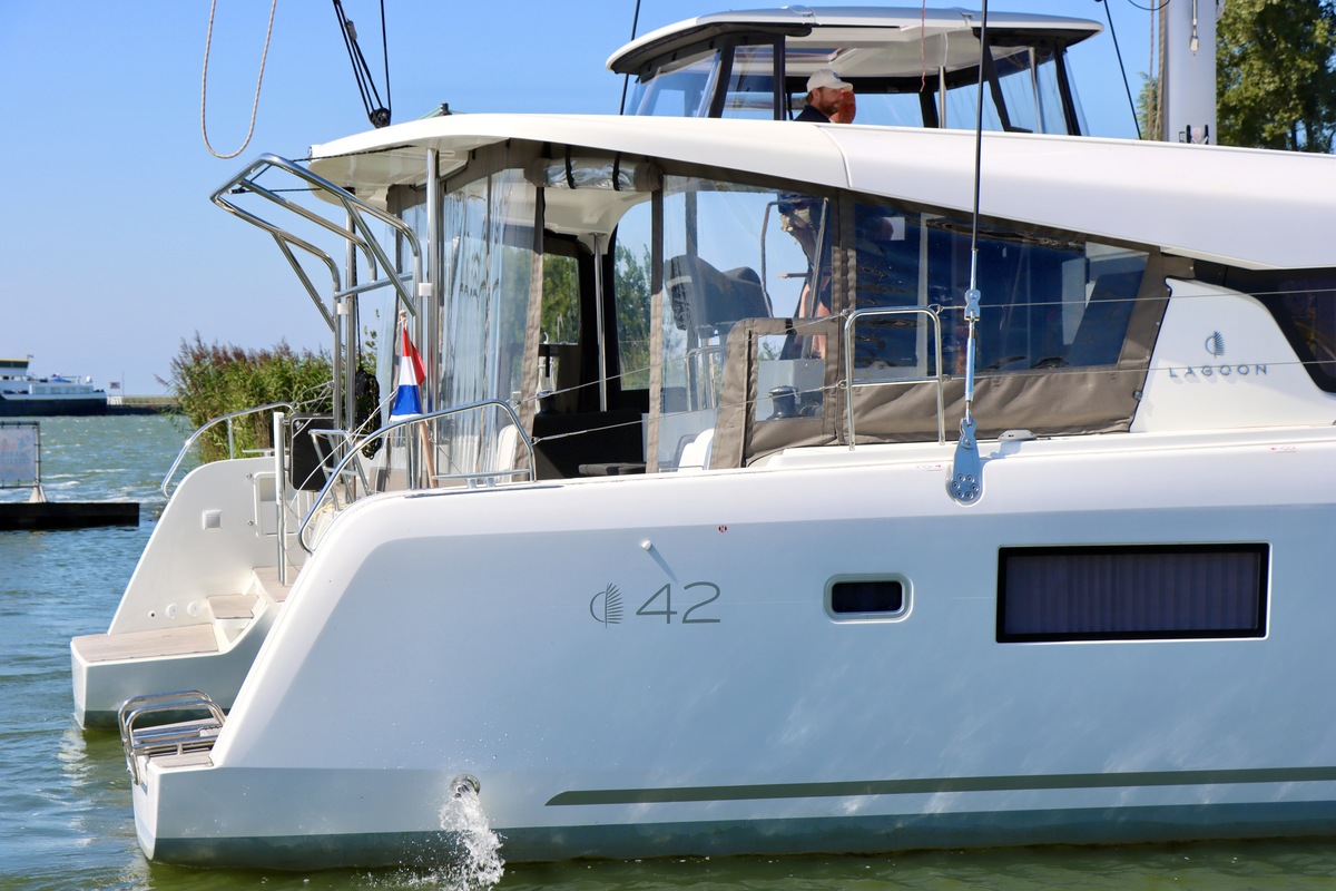 foto: 81 Lagoon 42 Full specs
