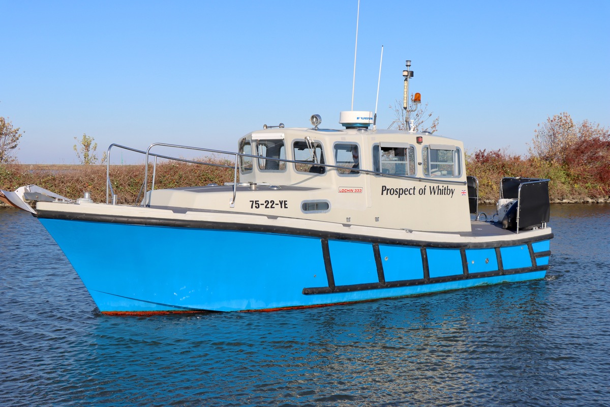 foto: 16 Lochin  333 Workboat