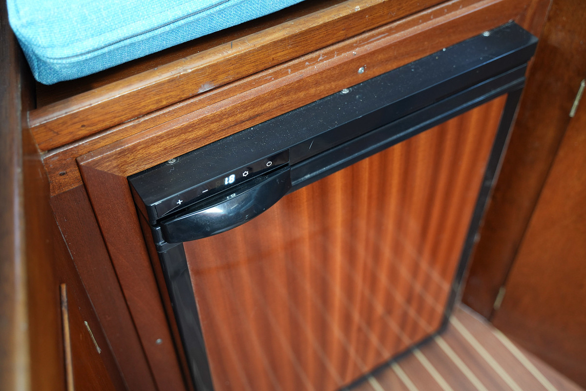 foto: 29 Dolman 970 AK