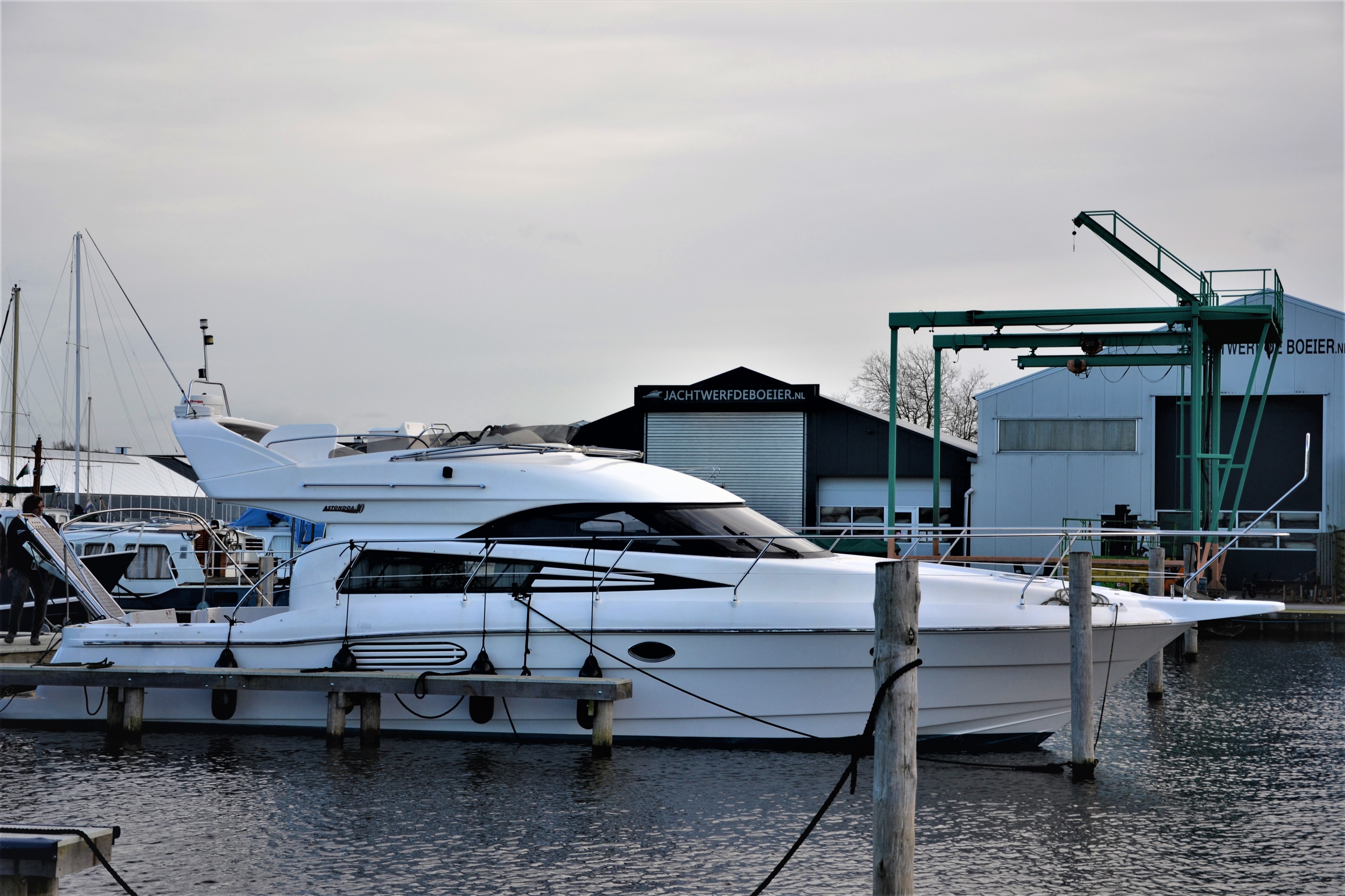 foto: 23 Astondoa  40 Fly