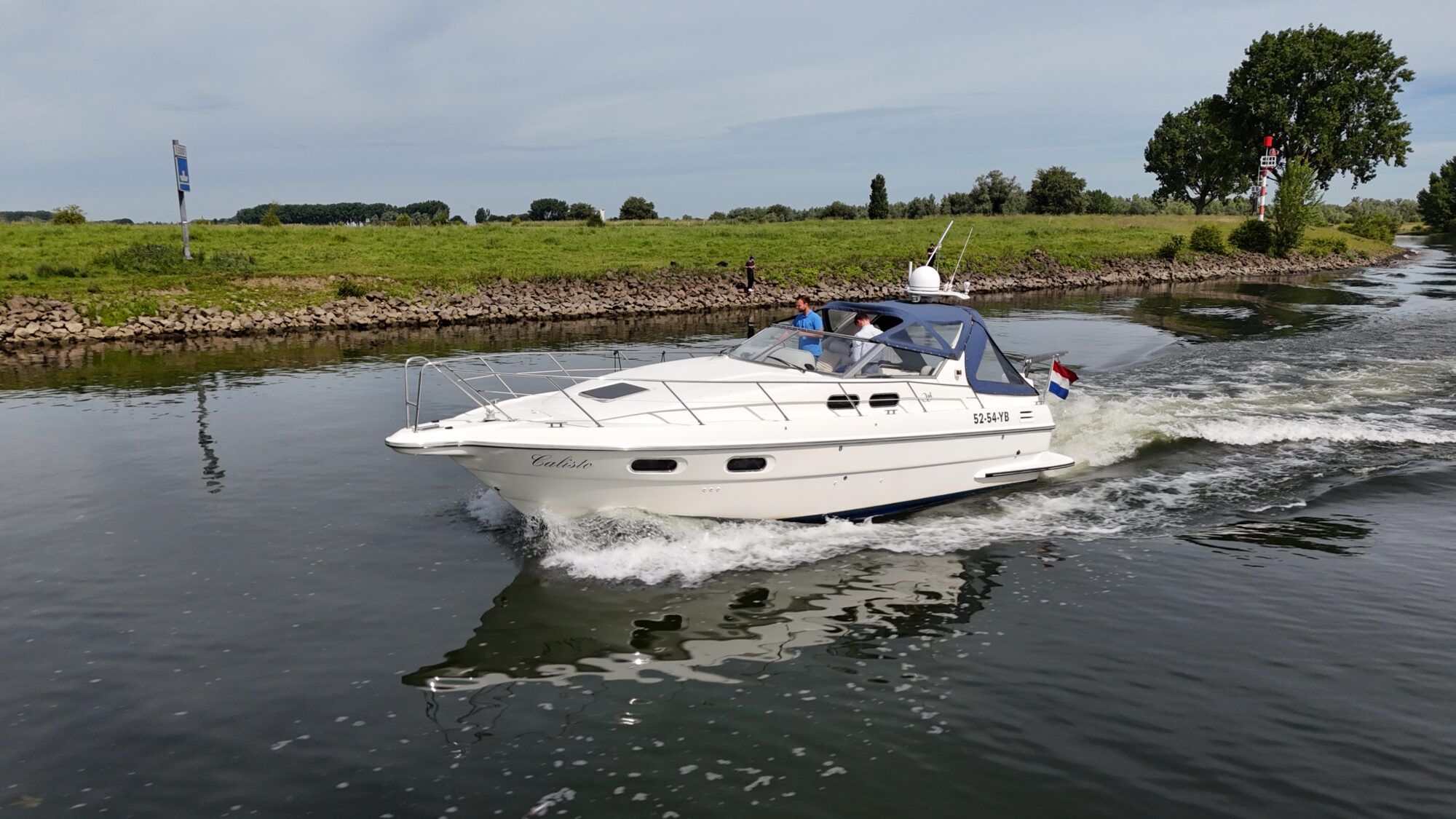 foto: 30 Sealine Sealine 328 Sport Bridge