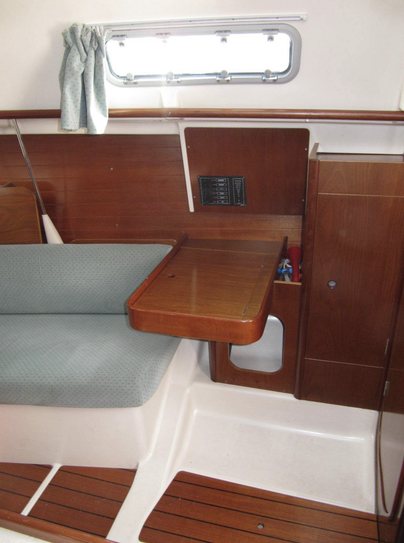 foto: 13 Beneteau Oceanis 281