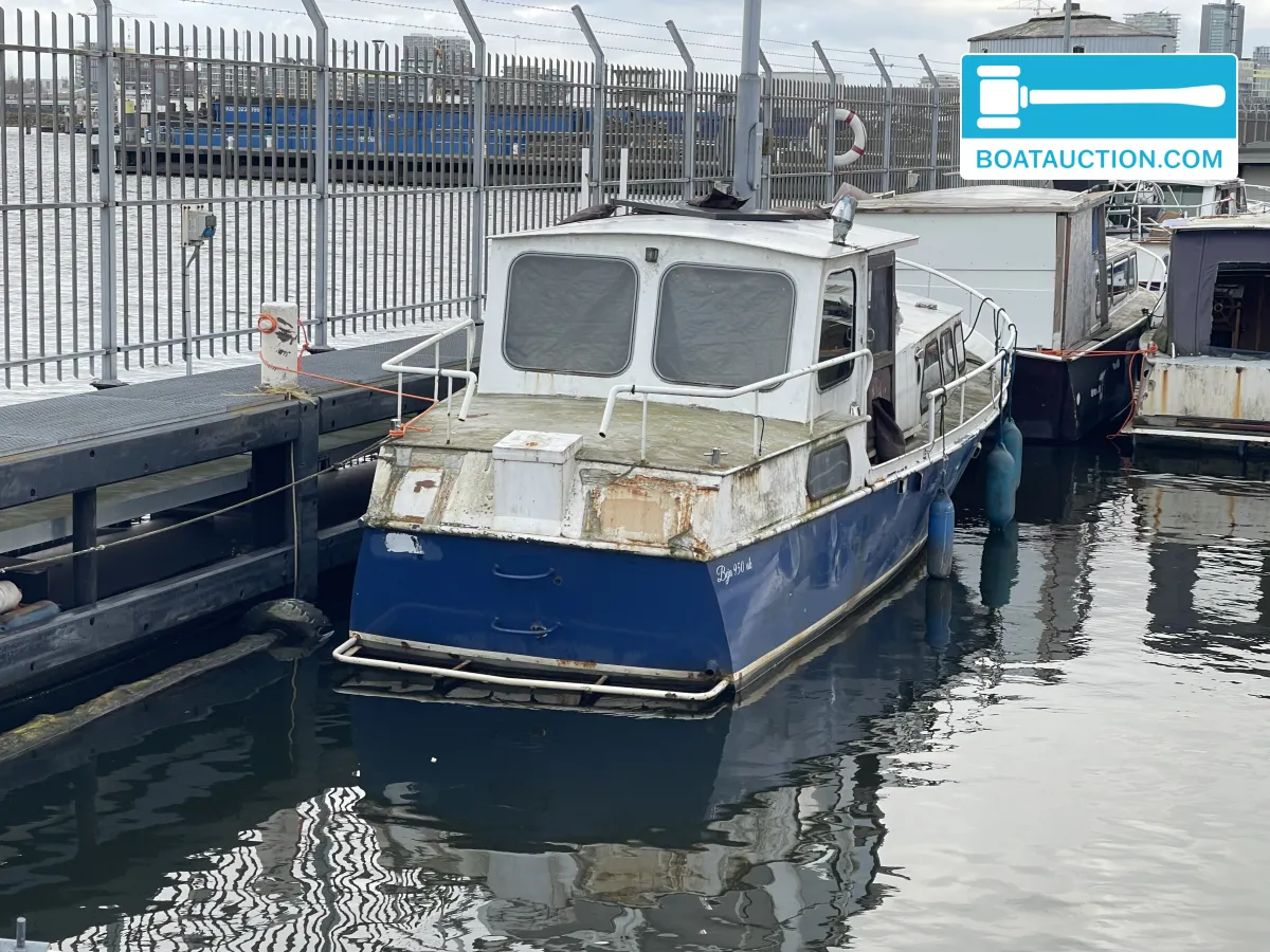 foto: 9 Motorboat 950