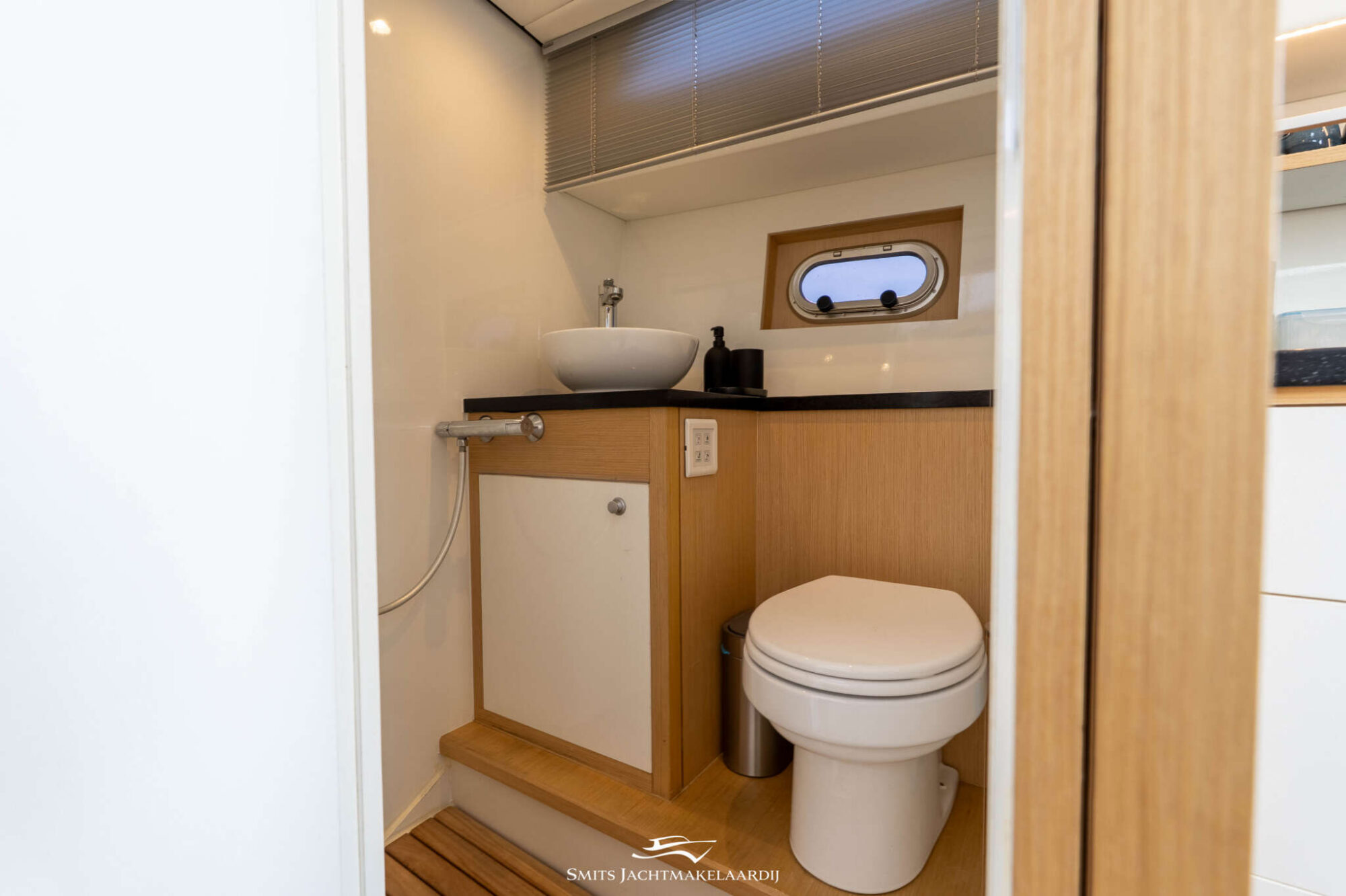 foto: 40 Crown yachts Crown Keyzer C107 Cabrio