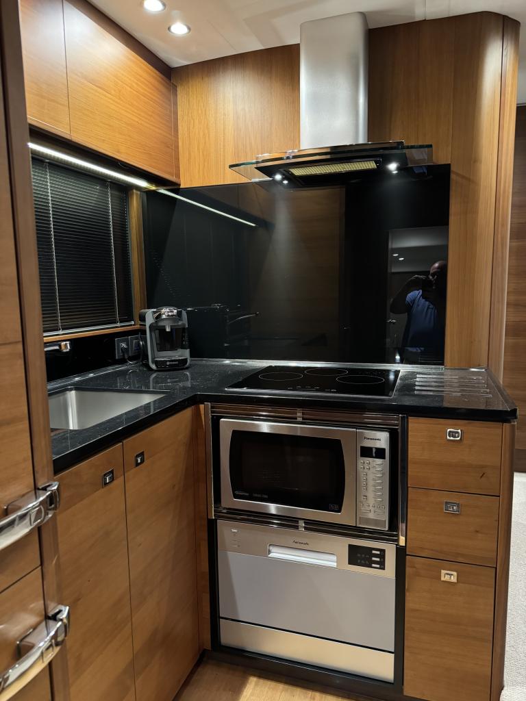 foto: 18 Princess V 48