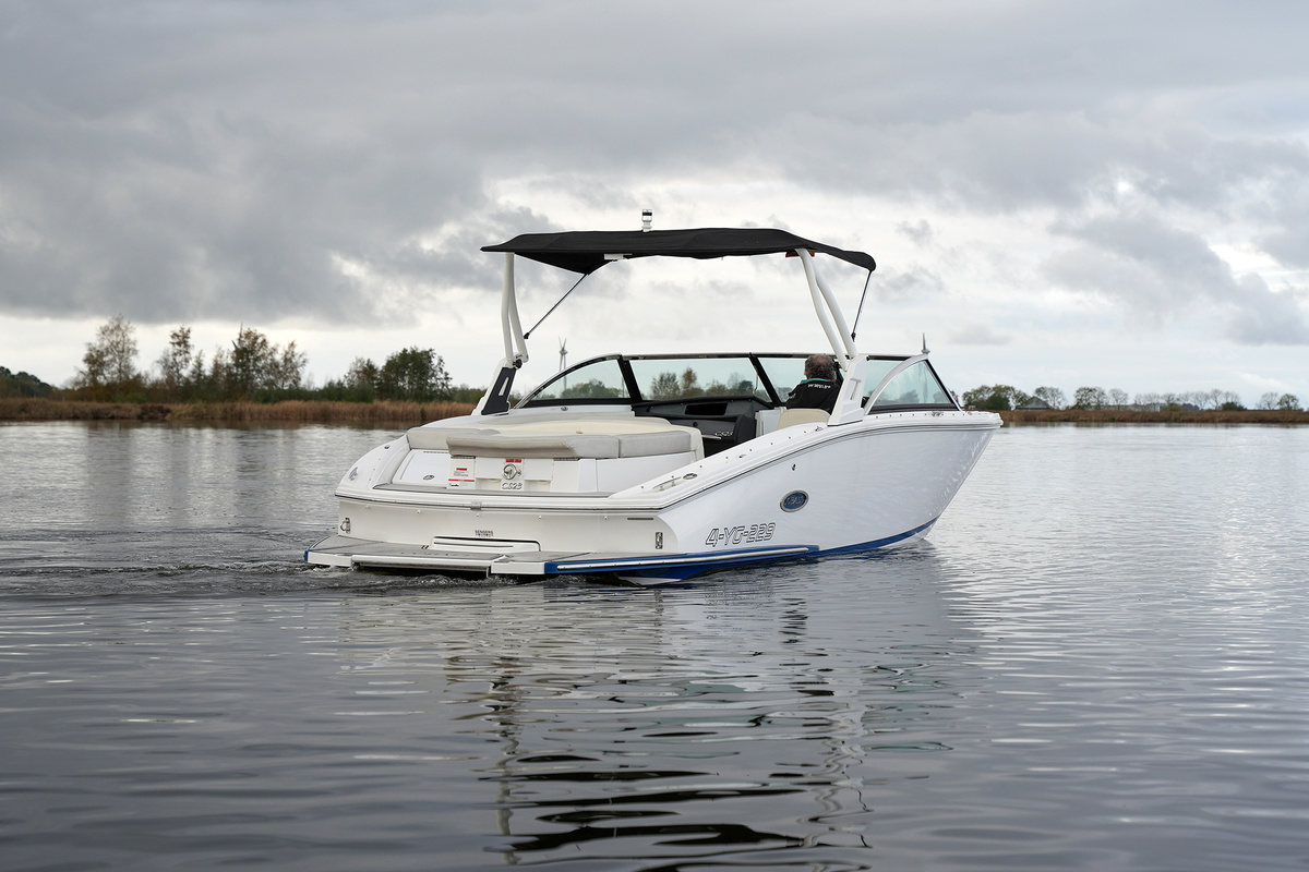 foto: 51 Cobalt CS23