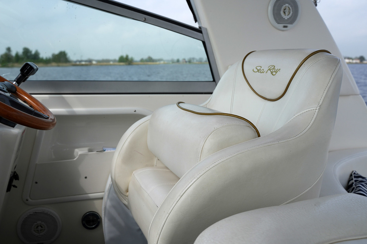 foto: 60 Sea Ray 310 Sundancer