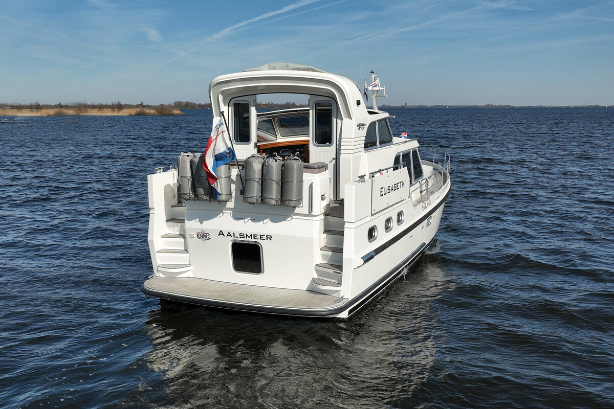 foto: 38 Linssen Grand Sturdy 410 AC Variotop met stabilisator