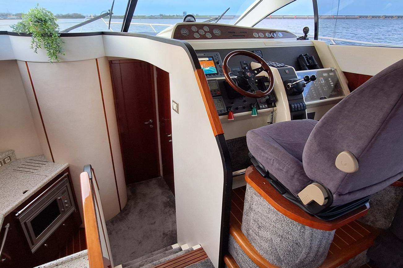 foto: 6 Fairline  Phantom 43