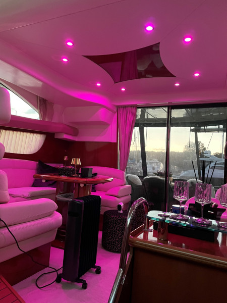 foto: 9 Prestige 42 Fly