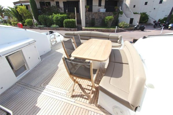 foto: 12 Sunseeker Predator 72