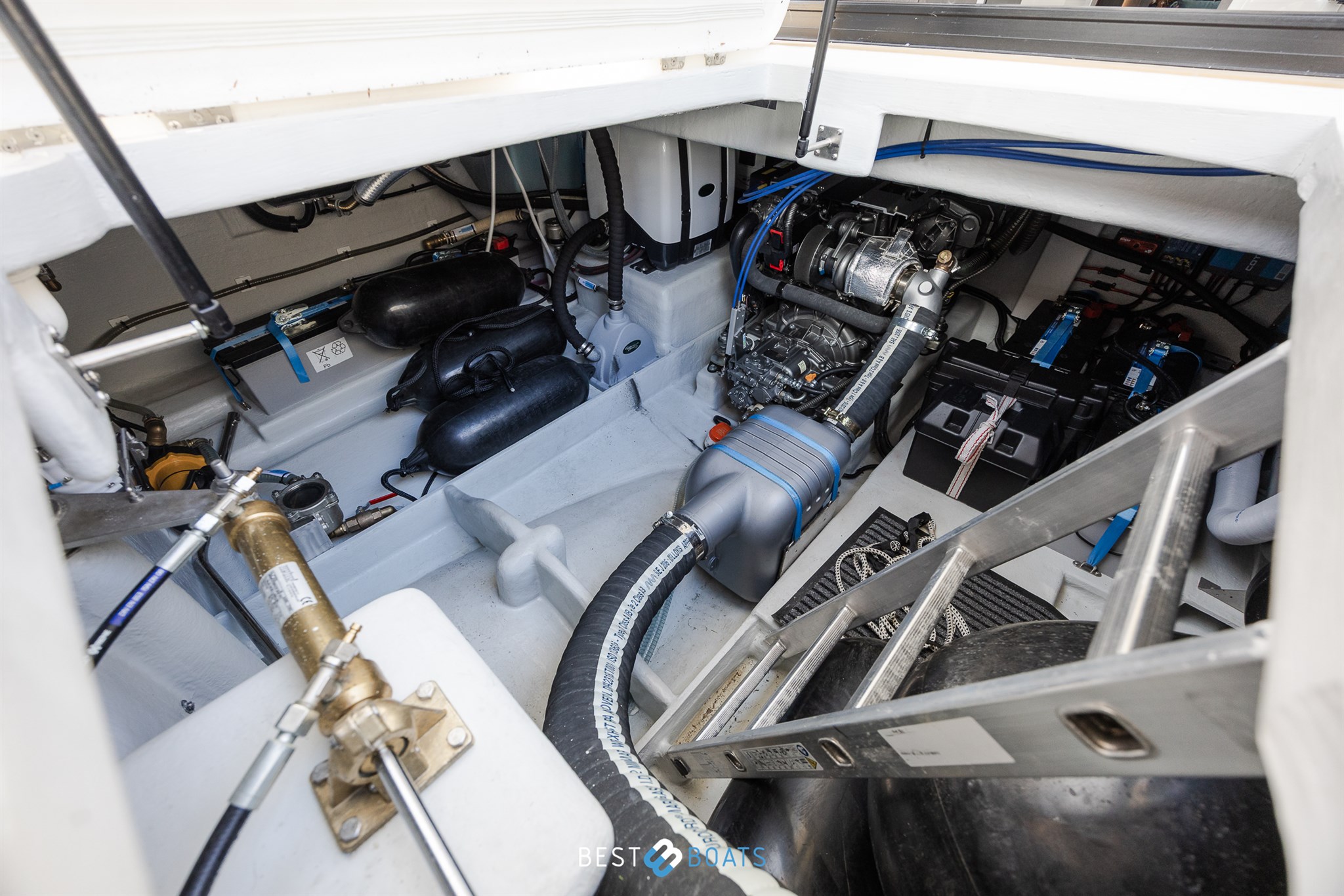 foto: 25 Cobra Yachts Futura 36 Premium Fly