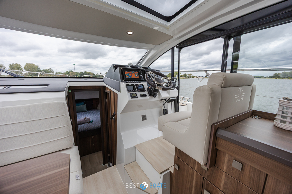 foto: 23 Sealine C330