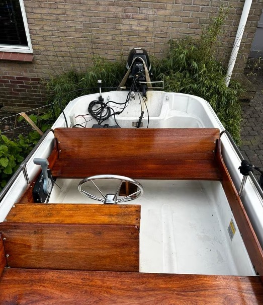 foto: 6 Bosten Whaler 13ft sport