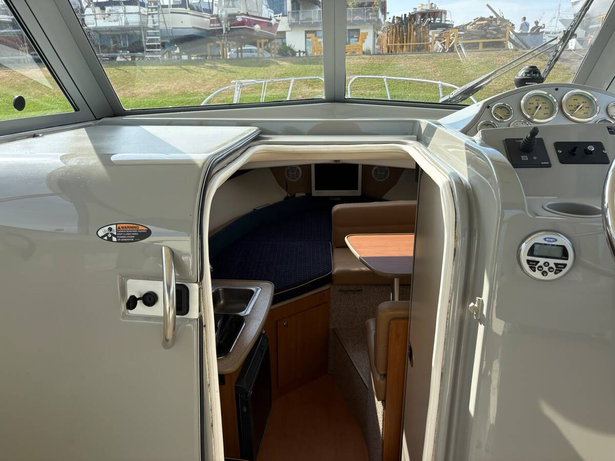 foto: 23 Bayliner 246 Discovery 