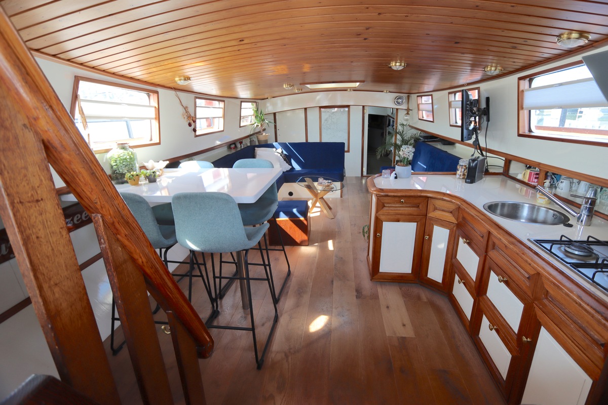 foto: 26 Tjalk Woonboot 