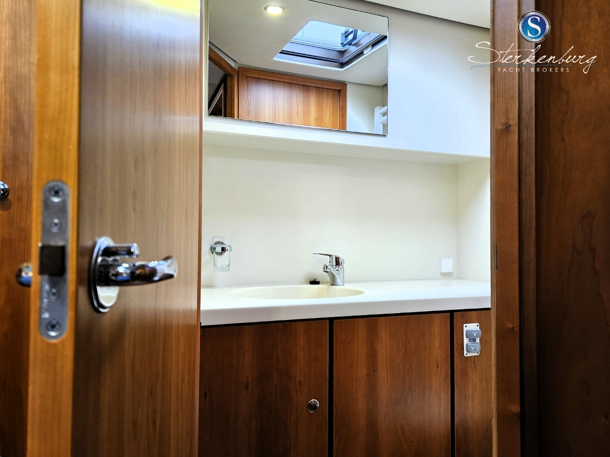 foto: 21 Linssen Grand Sturdy 40.9 Sedan Twin