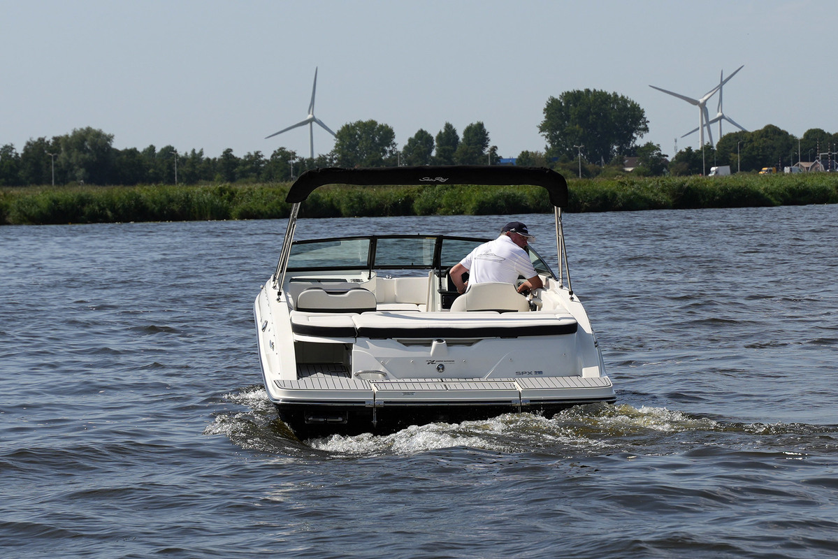 foto: 28 Sea Ray 210