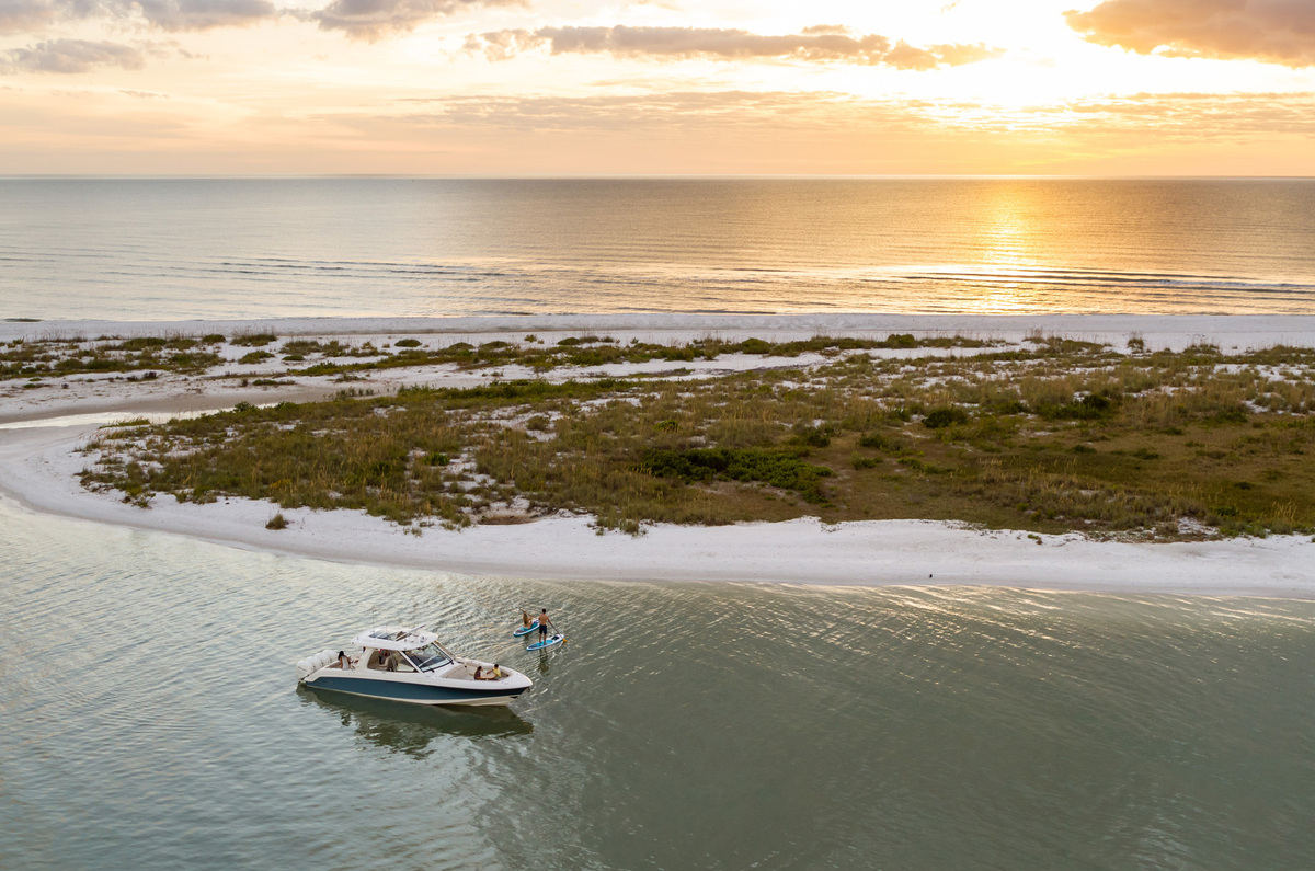 foto: 35 Boston Whaler 380 Realm