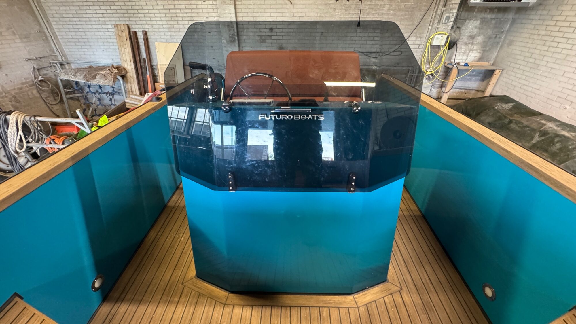 foto: 21 Futuro Boats Futuro ZX-20L Tender