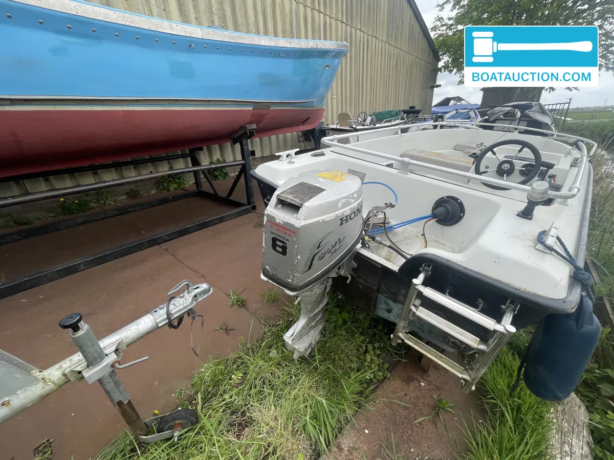 foto: 10 Speedboot 410