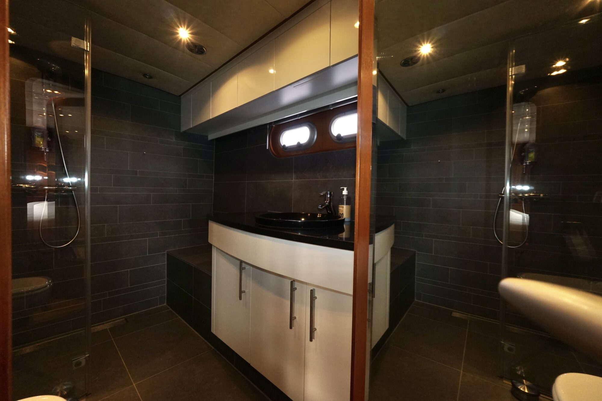 foto: 49 Van den Hoven Van den Hoven Exclusive 18.00 VS