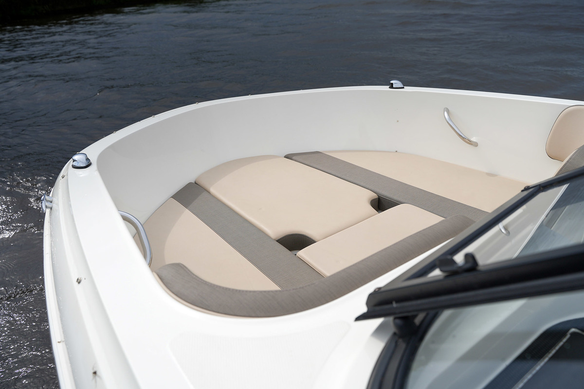foto: 17 Bayliner VR4