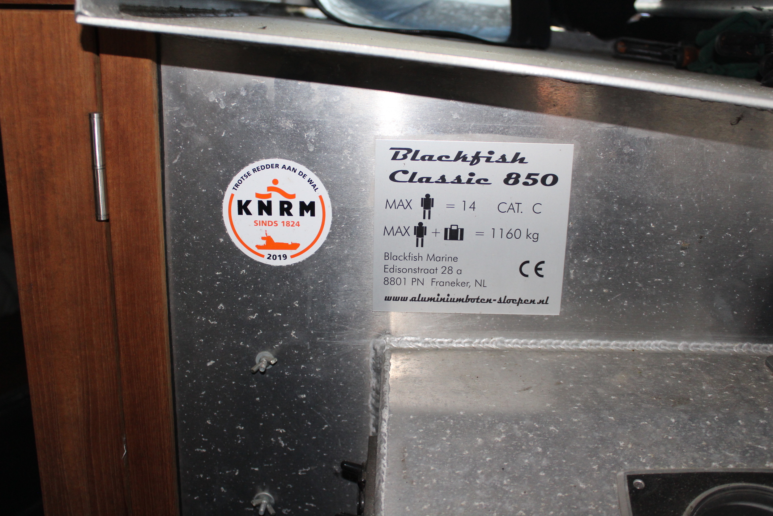 foto: 24 Black Fish Cabin 850 XL
