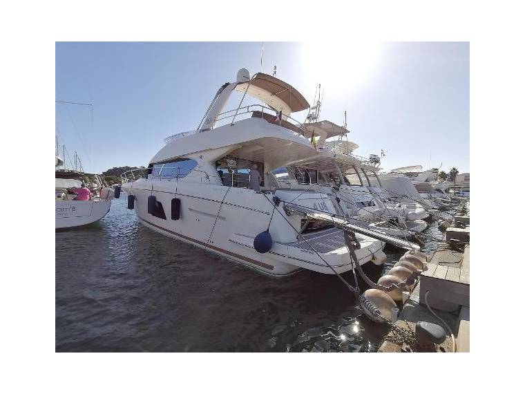 foto: 21 Prestige 60 Fly