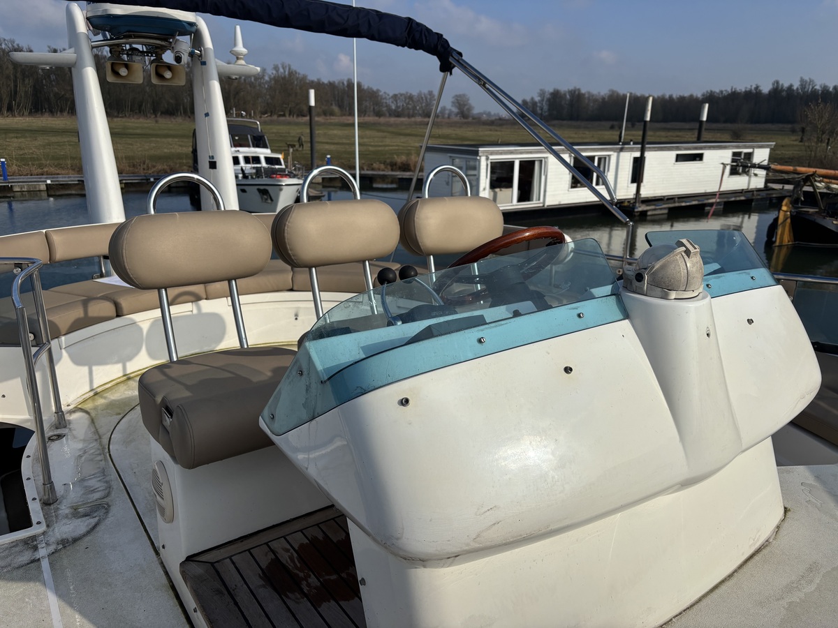 foto: 23 Fairline Squadron 52