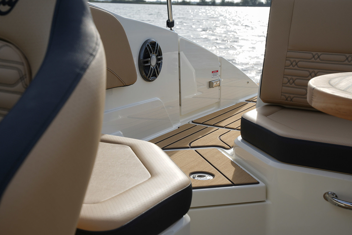 foto: 32 Sea Ray SPX 210