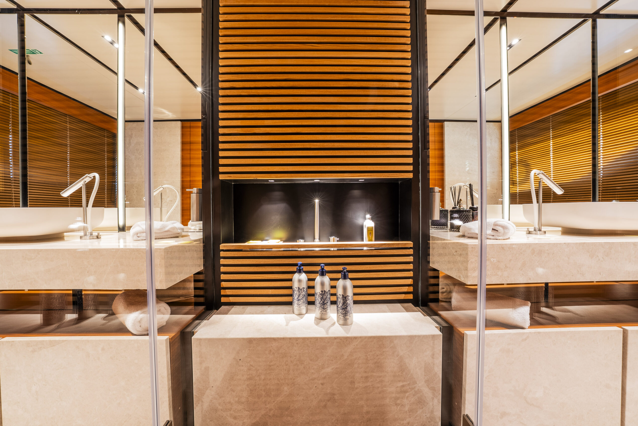 foto: 34 Custom Line 