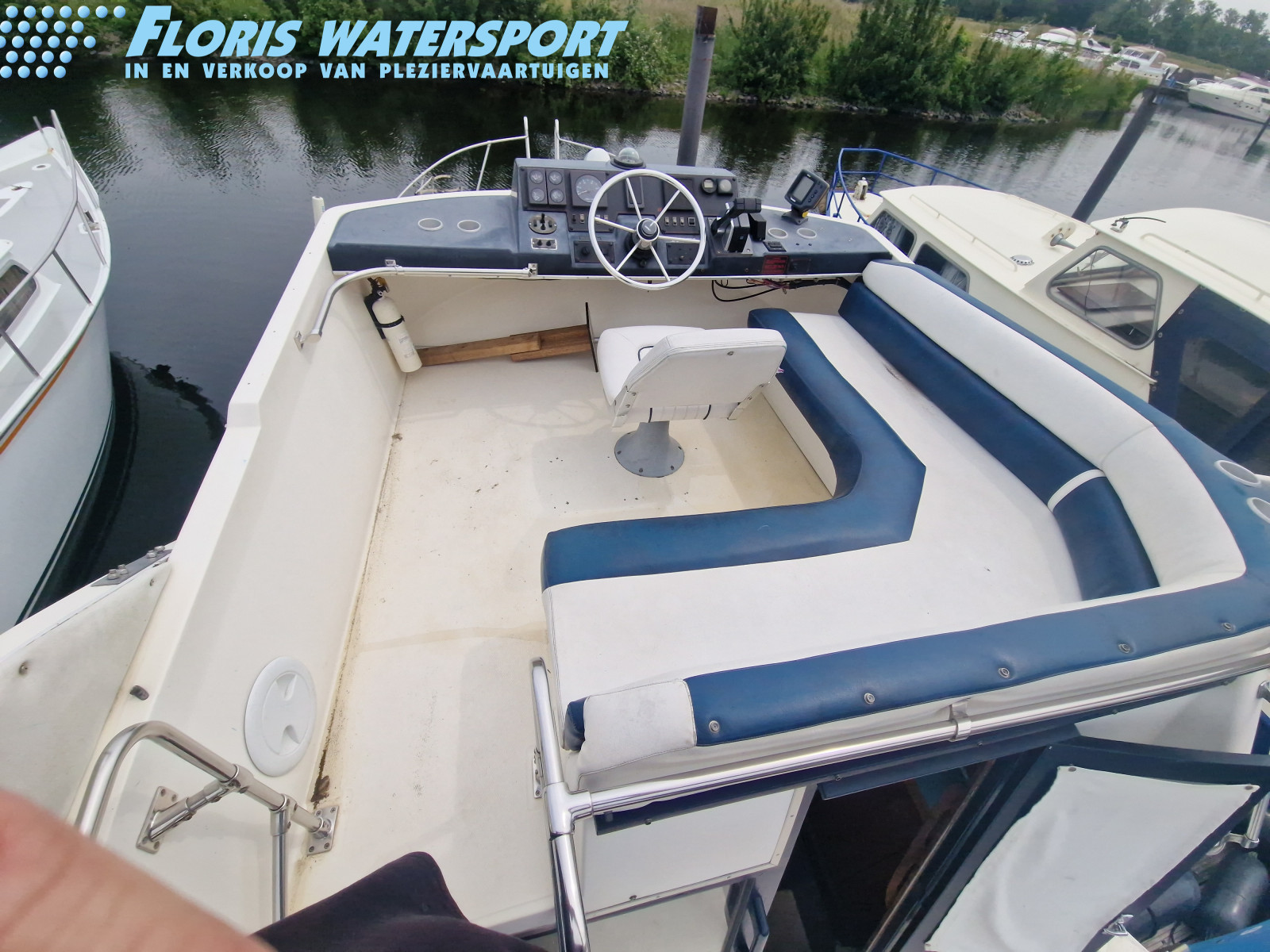 foto: 15 Bayliner  2858