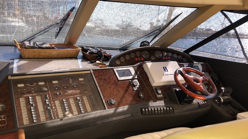 foto: 14 princess 61  FLY