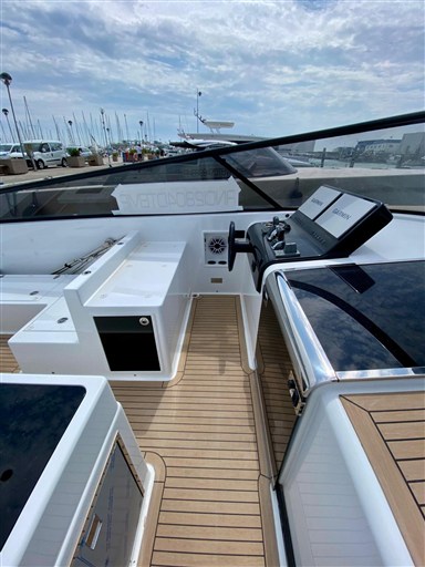 foto: 17 Vandutch 48