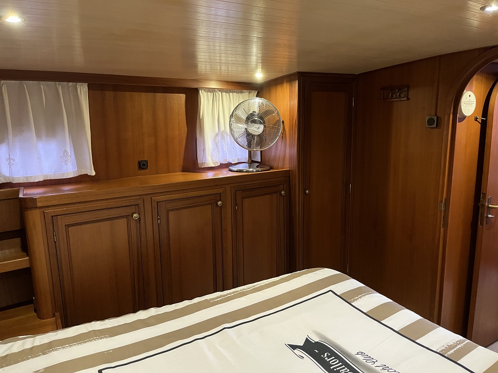 foto: 24 Blauwe Hand Trawler 1400