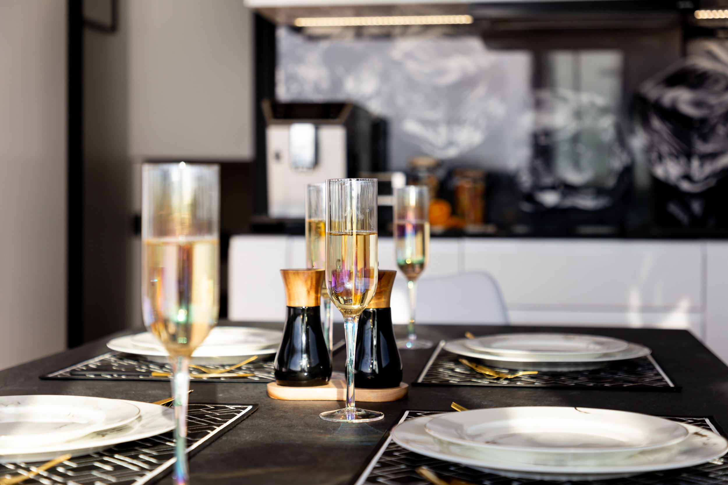 foto: 18 Nomadream Cat-House 1200 Double Decker Houseboat