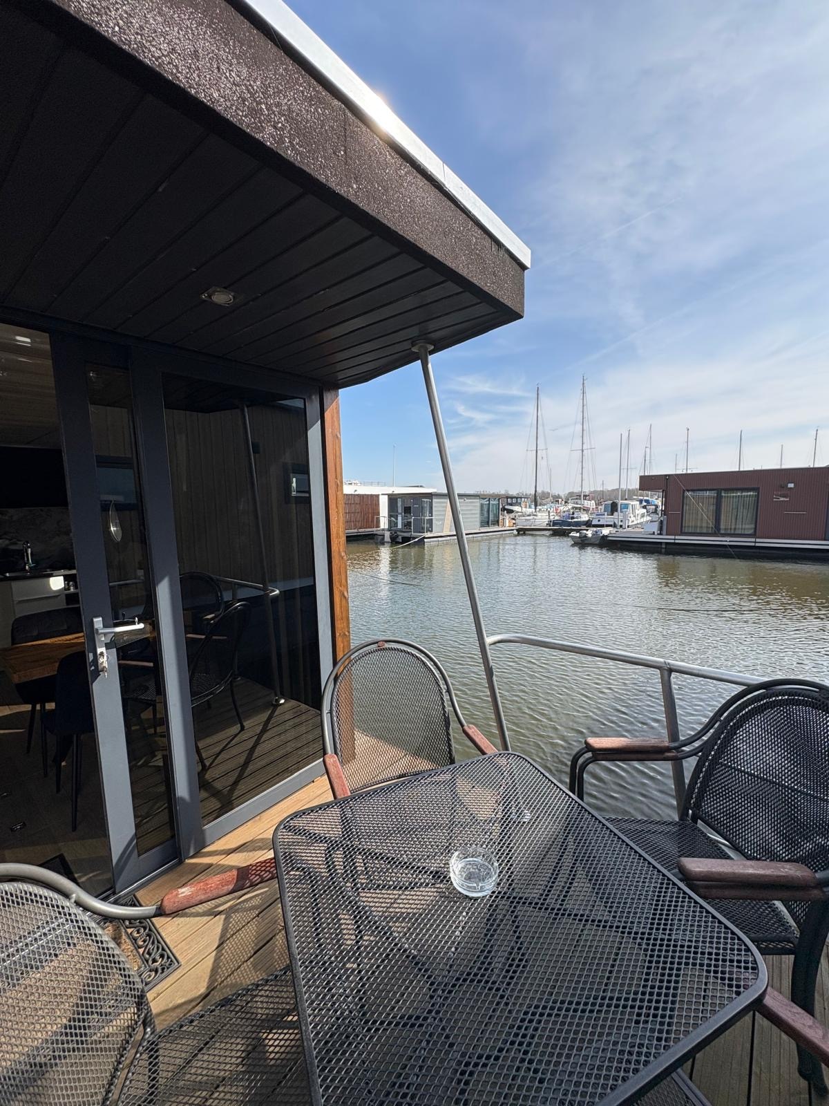 foto: 19 La Mare Apartboat (houseboat)