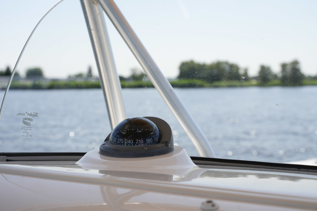 foto: 23 Boston Whaler 270 Outrage