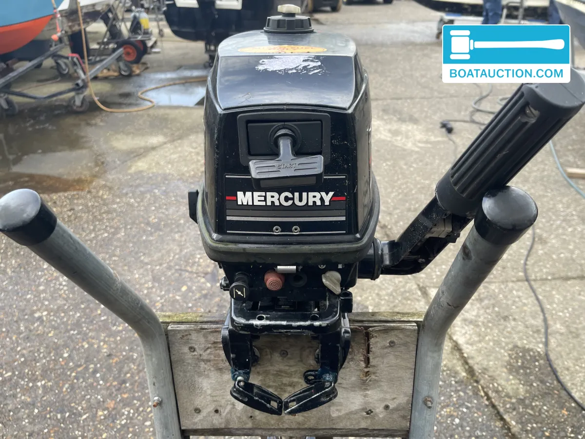 foto: 6 Mercury buitenboordmotor