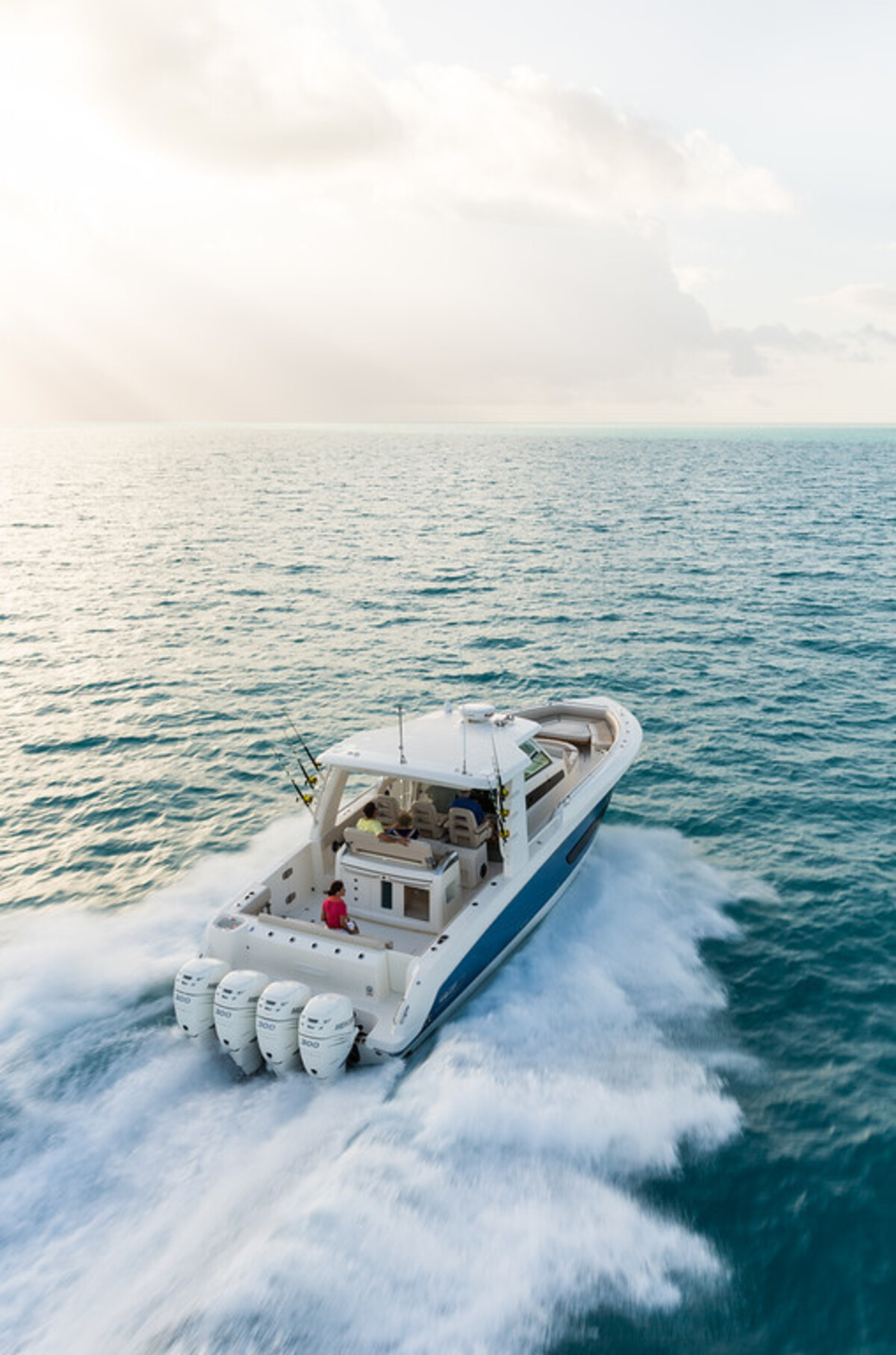 foto: 11 Boston Whaler 420 Outrage