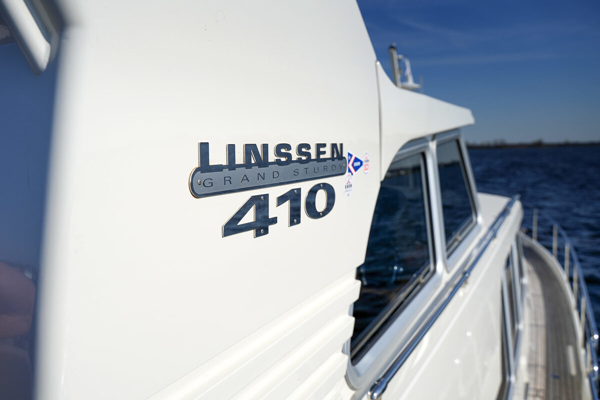 foto: 39 Linssen Grand Sturdy 410 AC Variotop met stabilisator