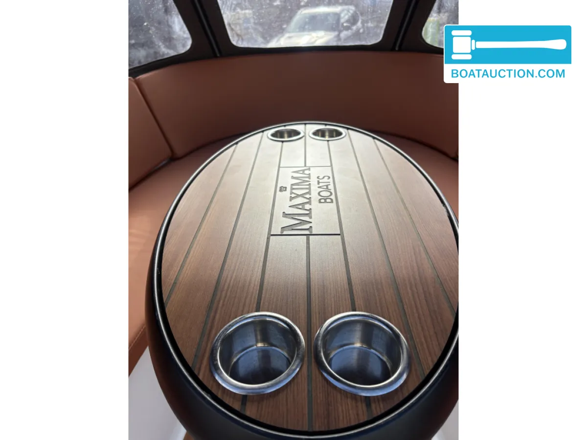 foto: 9 Maxima 600 Tender