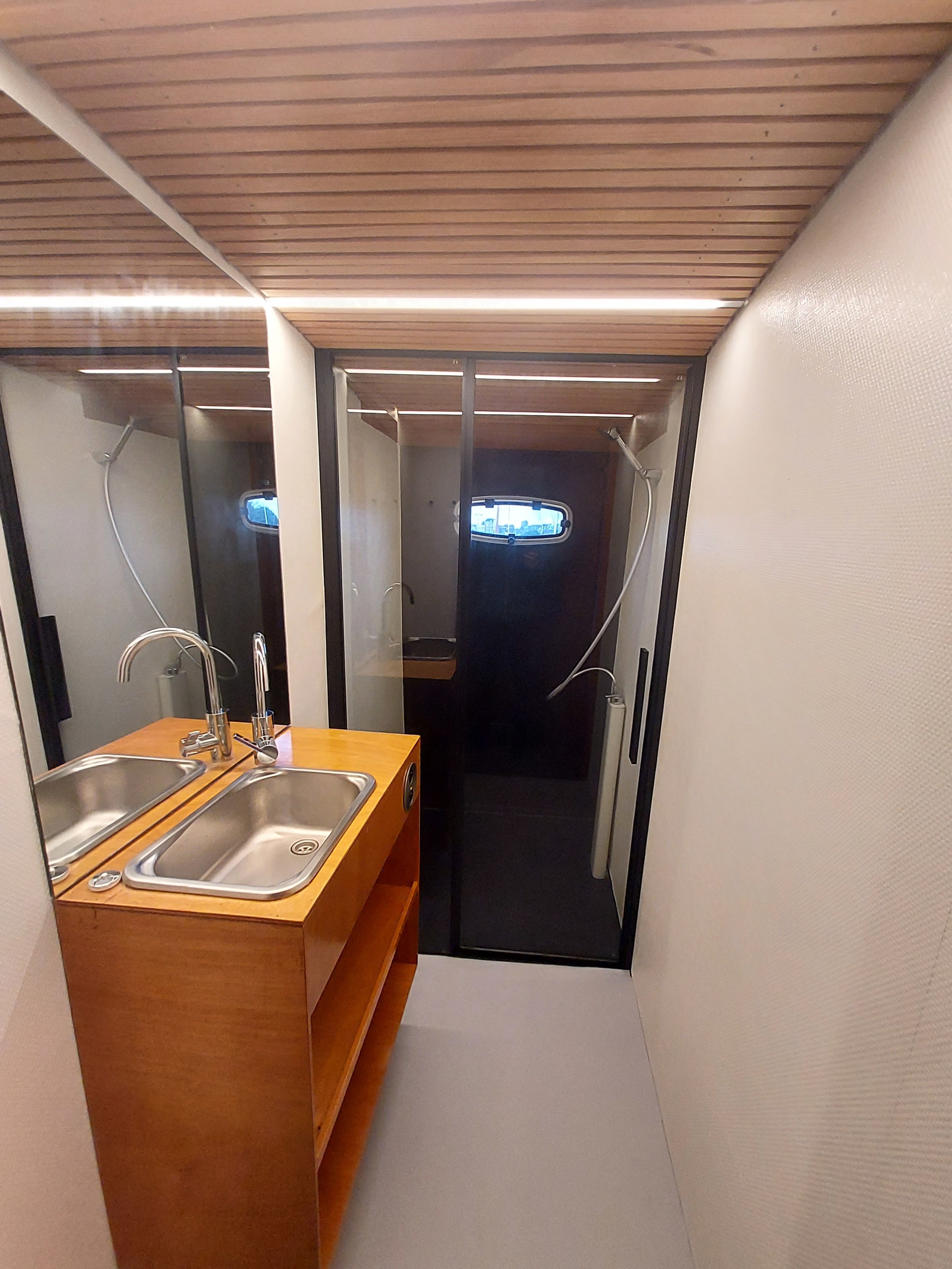 foto: 11 Motor Catamaran 11.60