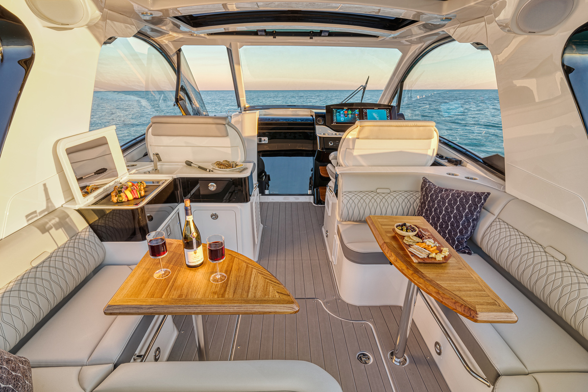foto: 34 Sea Ray Sundancer 370