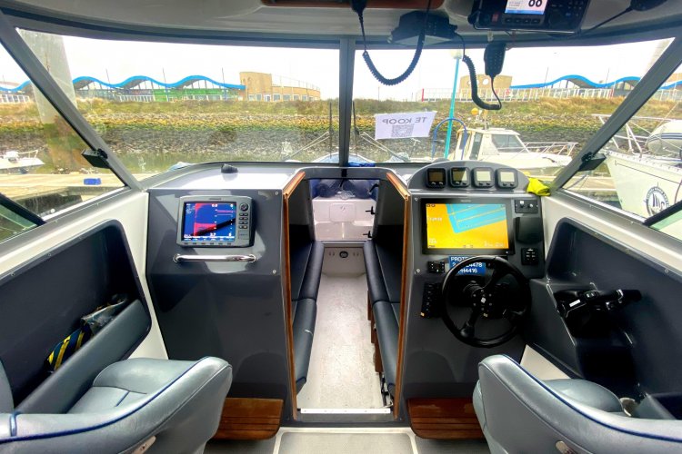 foto: 6 Protector 8.5m Cabin