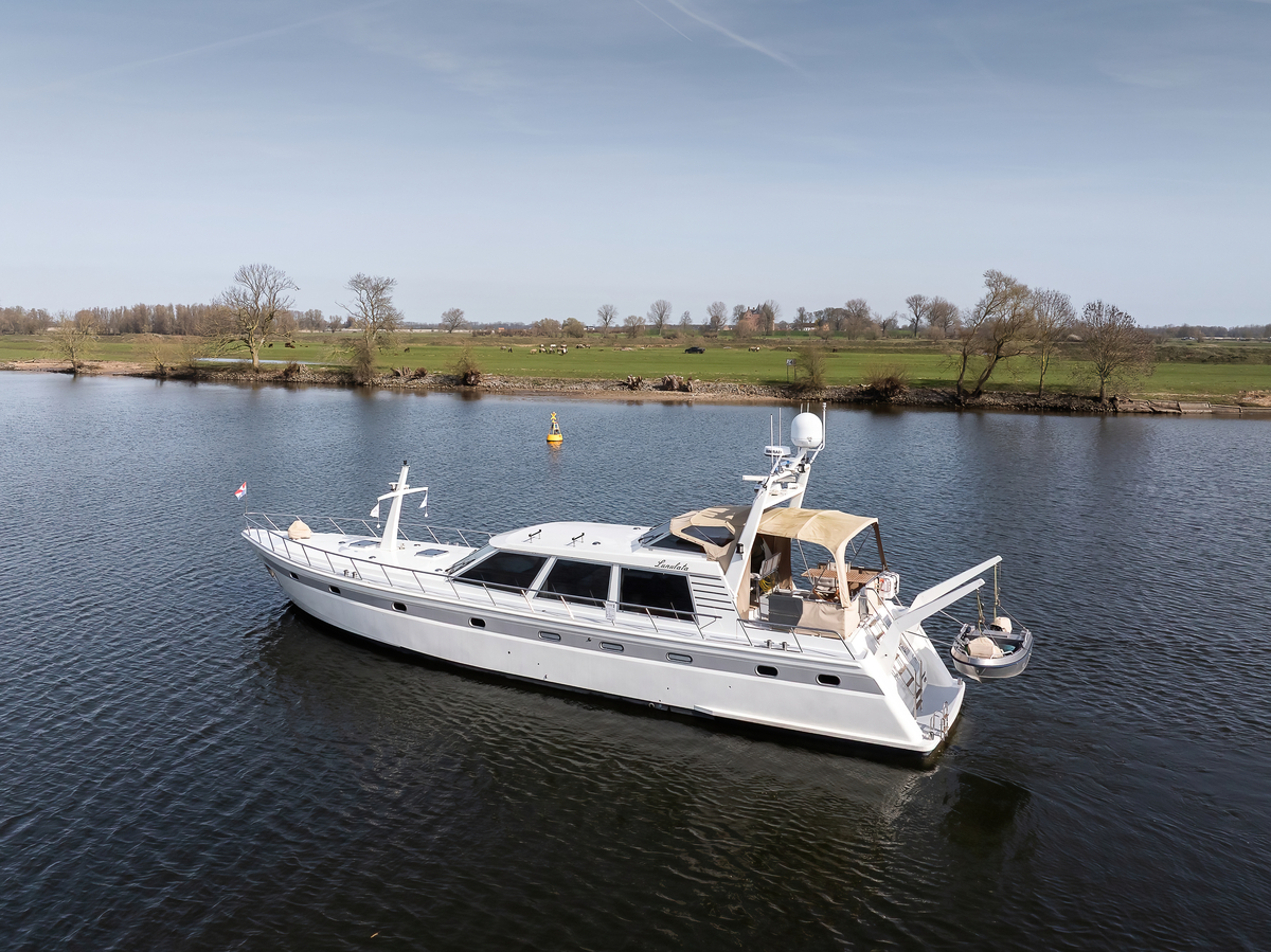 foto: 28 Laancruiser 2100