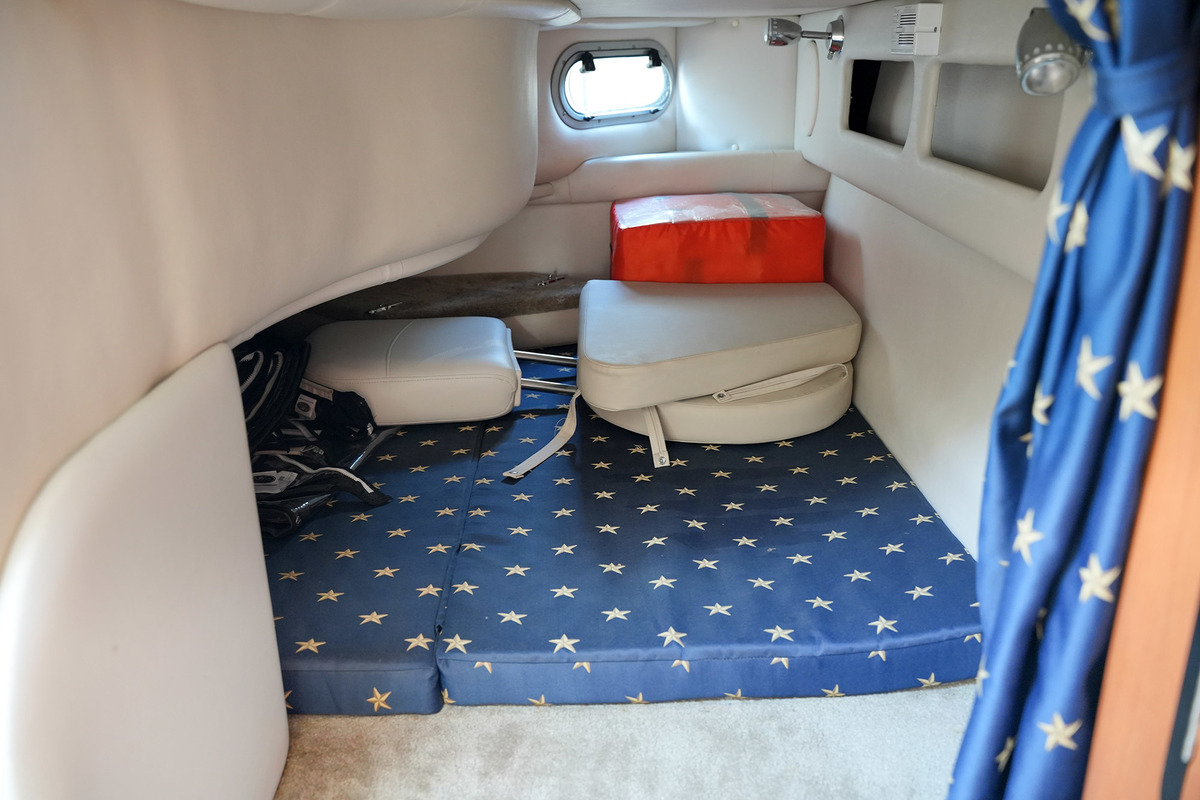 foto: 28 Crownline 315 SCR
