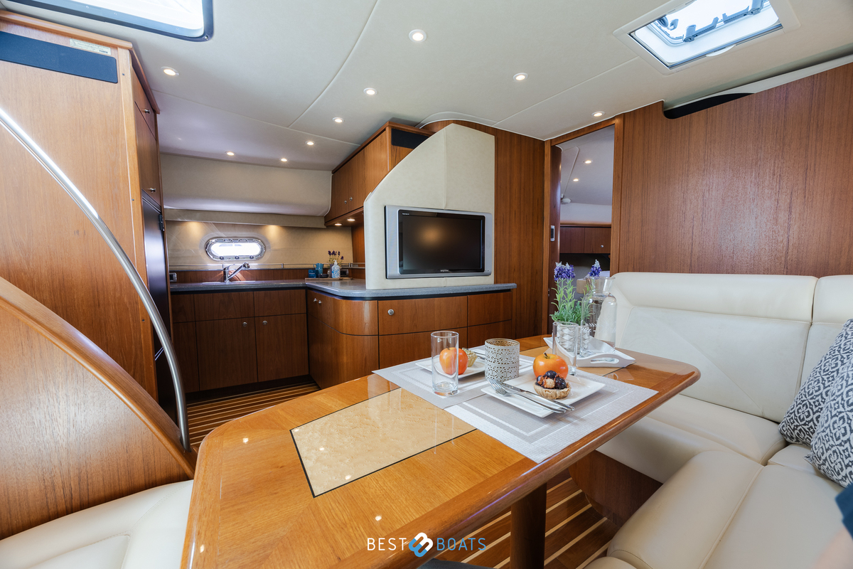 foto: 28 Tiara 4300 Sovran